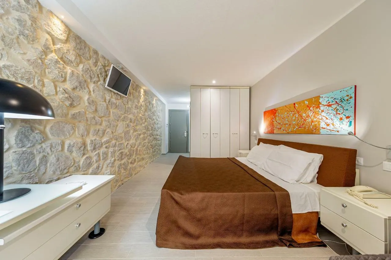 Hotel Residence Hibiscus La Caletta 3*,  Italien