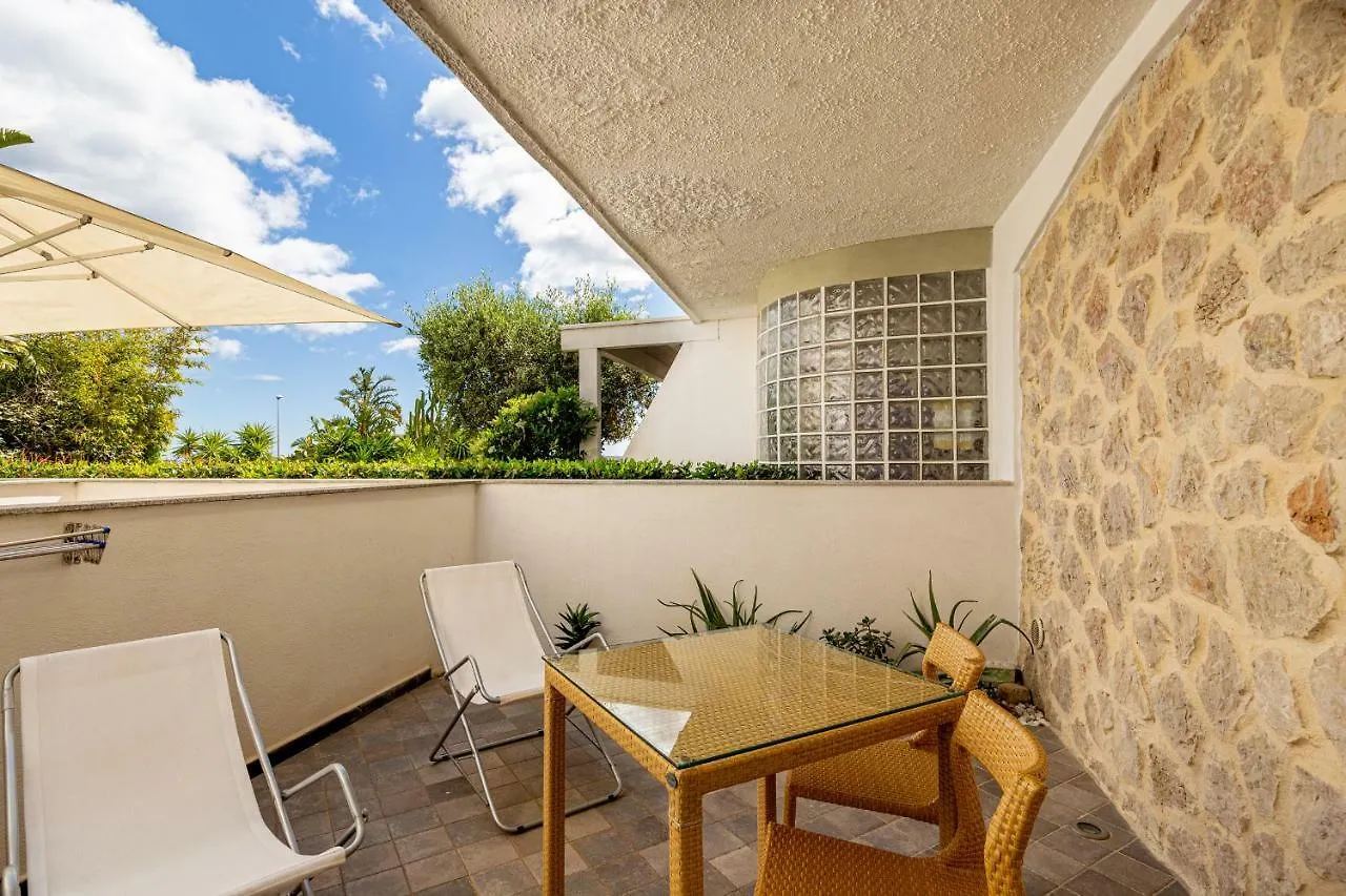 Hotel Residence Hibiscus La Caletta
