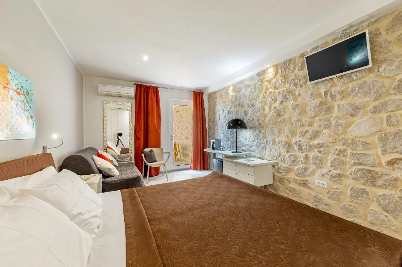Hotel Residence Hibiscus La Caletta